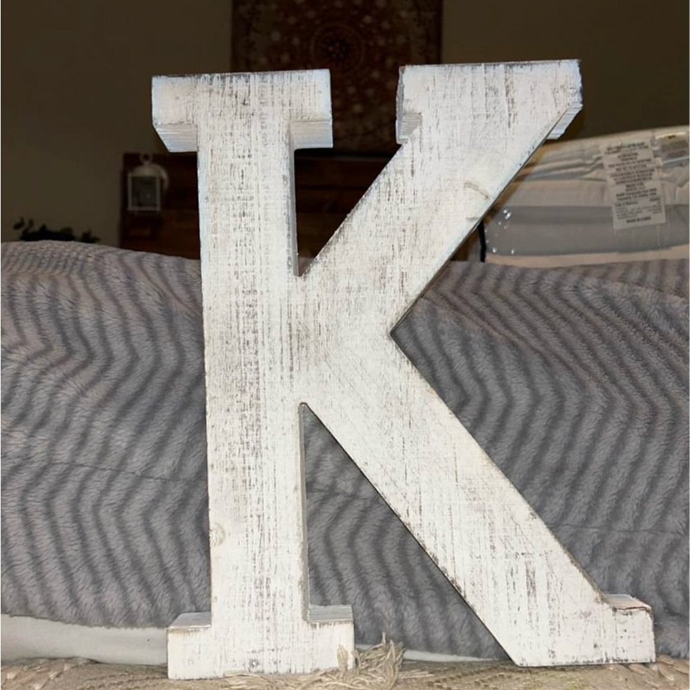 White distressed wooden letter K - Picture 1 of 1